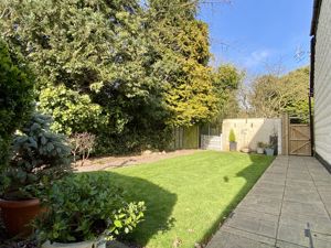 Garden to the side- click for photo gallery